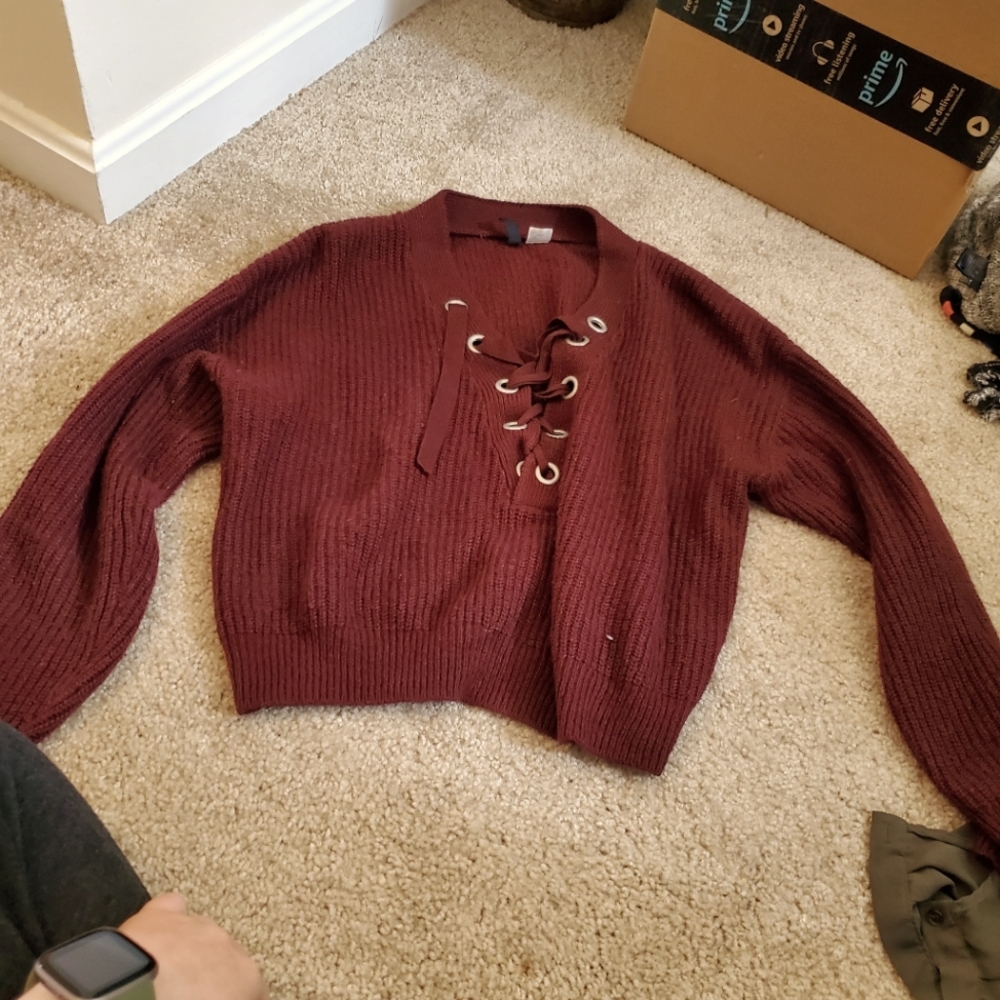 Maroon sweater